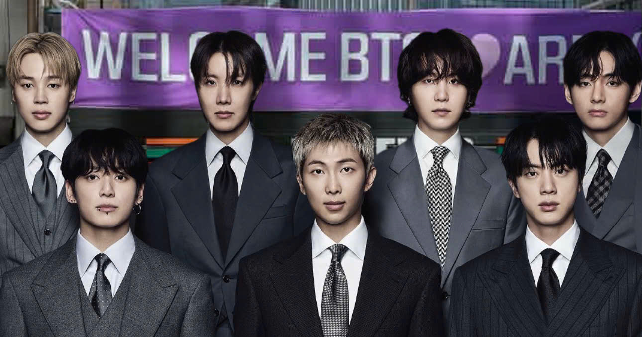 Reactions From Local Residents To 400 International ARMYs' Conduct At Gwanghwamun Move Fans To Tears Of Pride