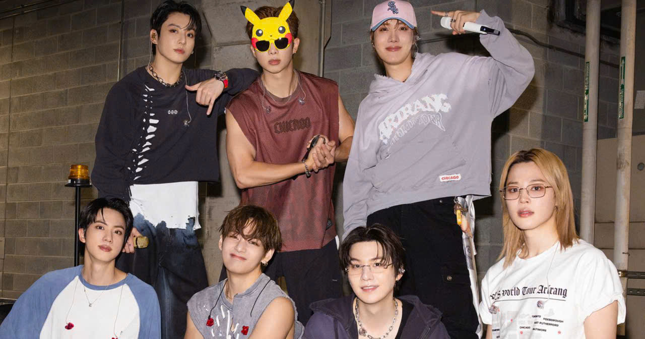 Outfits of Two BTS Members at Chicago Concert Draw Attention for Their Striking Contrast
