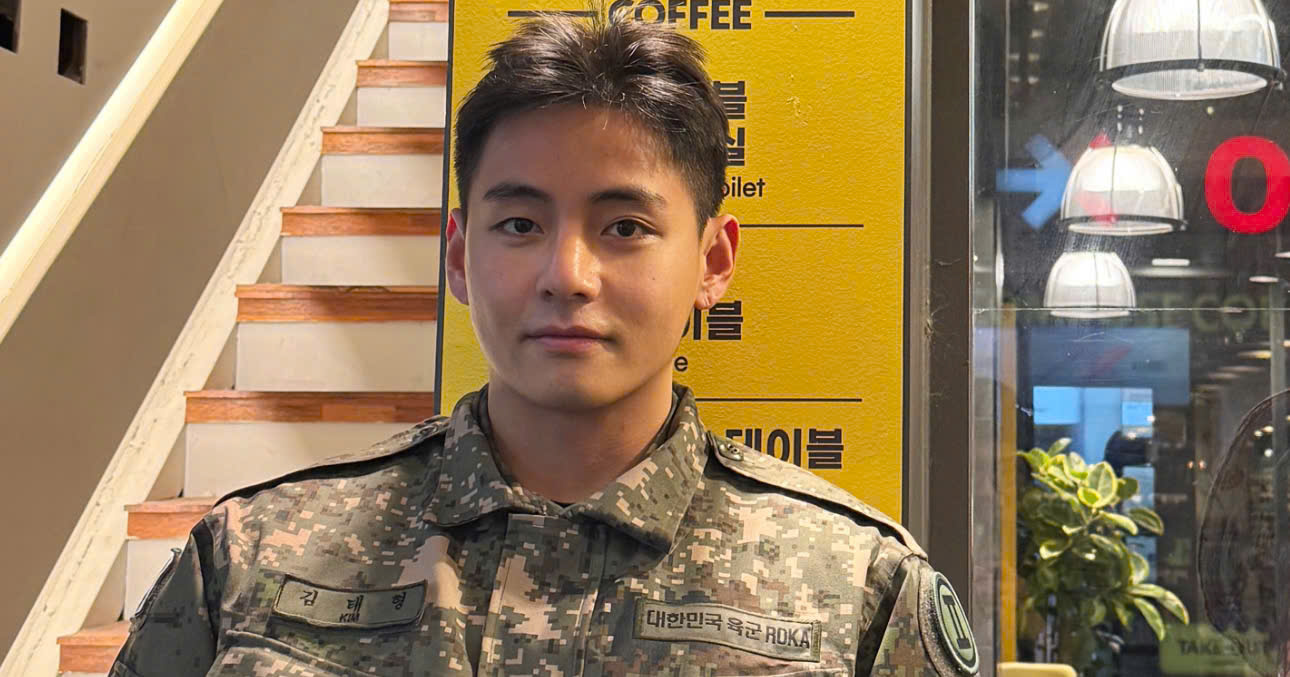 V Appears With A Special Warrior Badge, Making Fans Extremely Proud